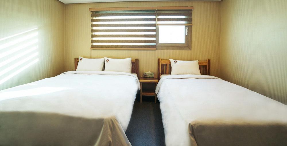 J2 Family Hotel Jeju Exterior photo
