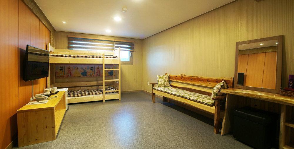 J2 Family Hotel Jeju Exterior photo