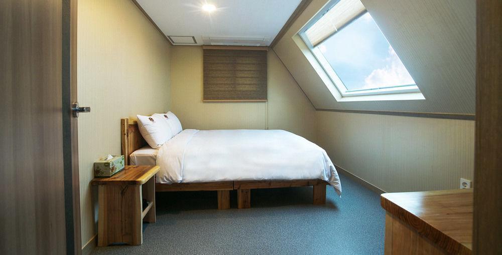 J2 Family Hotel Jeju Exterior photo